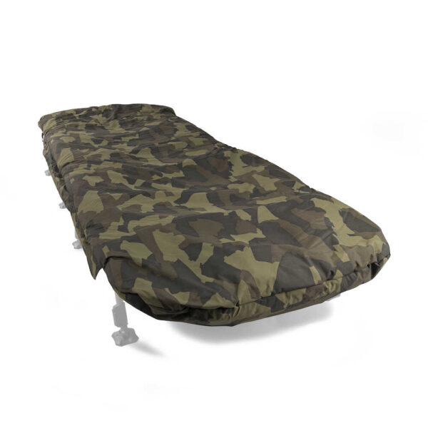 Avid Carp Benchmark Leveltech Bedchair & Ascent RS Camo Sleeping Bag - Image 2